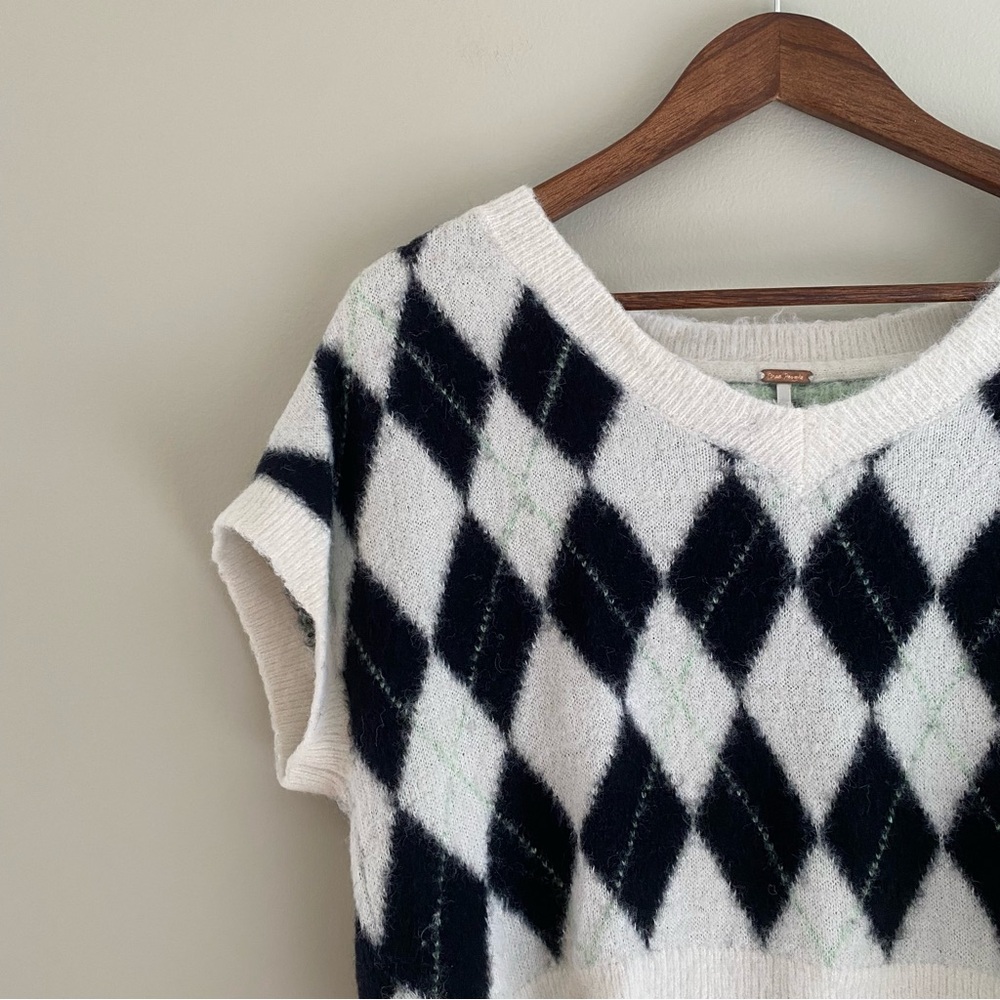 FREE PEOPLE Through The Motions Short Sleeve Sweater Vest Size Extra Small - Picture 3 of 5